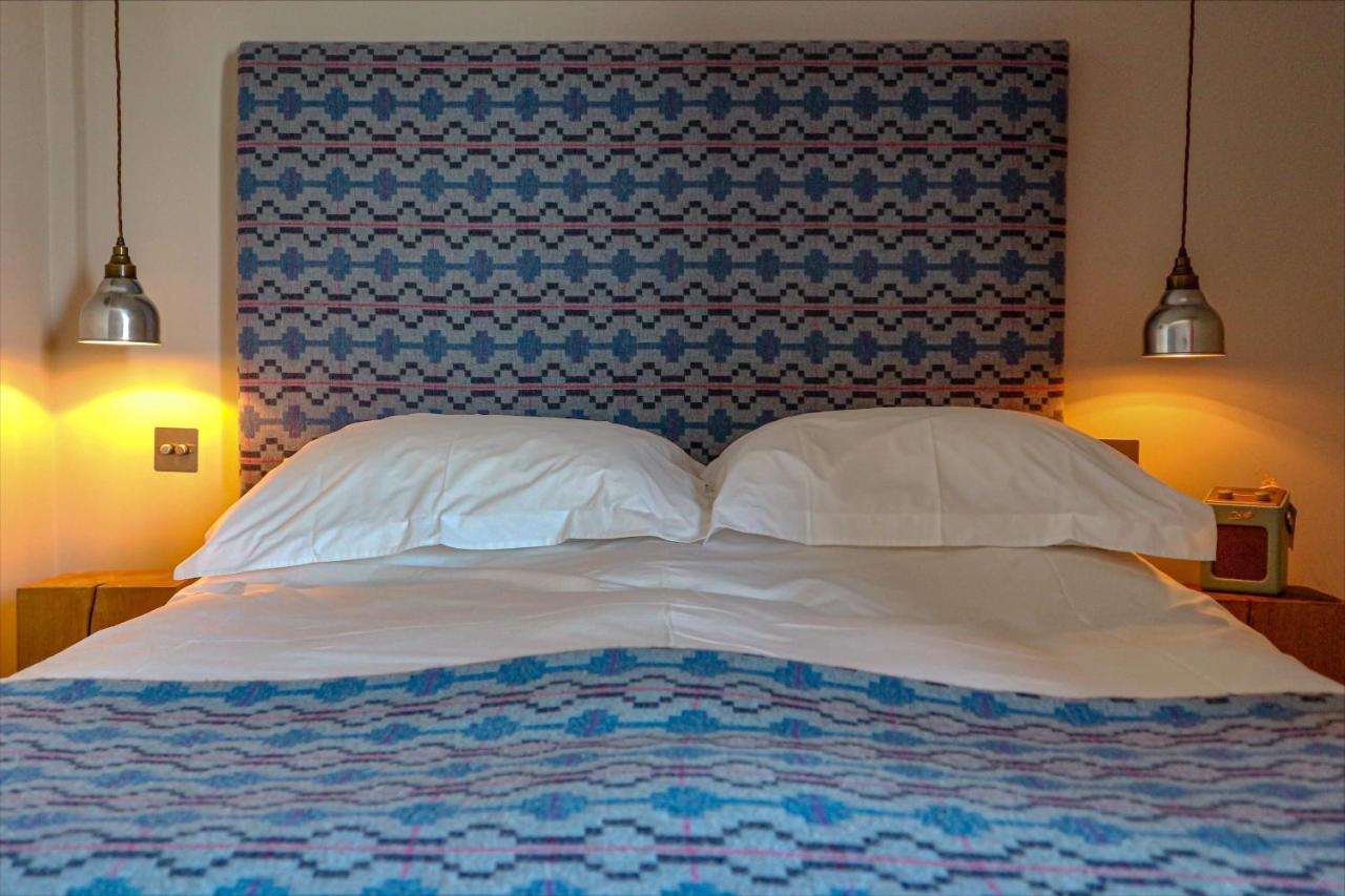 Harbourmaster Hotel อาแบร์ไรรอน ภายนอก รูปภาพ