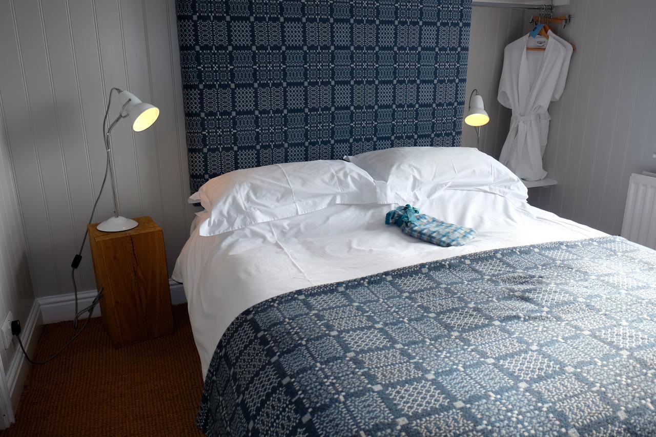 Harbourmaster Hotel อาแบร์ไรรอน ภายนอก รูปภาพ