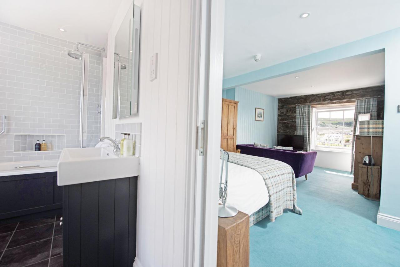 Harbourmaster Hotel อาแบร์ไรรอน ภายนอก รูปภาพ